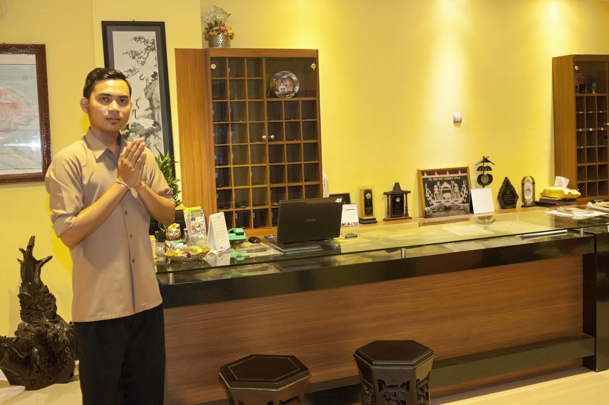 Catur Adi Putra Hotel Denpasar  Luaran gambar