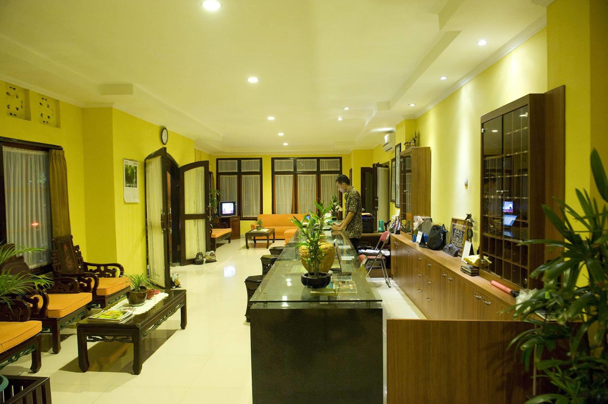 Catur Adi Putra Hotel Denpasar  Luaran gambar