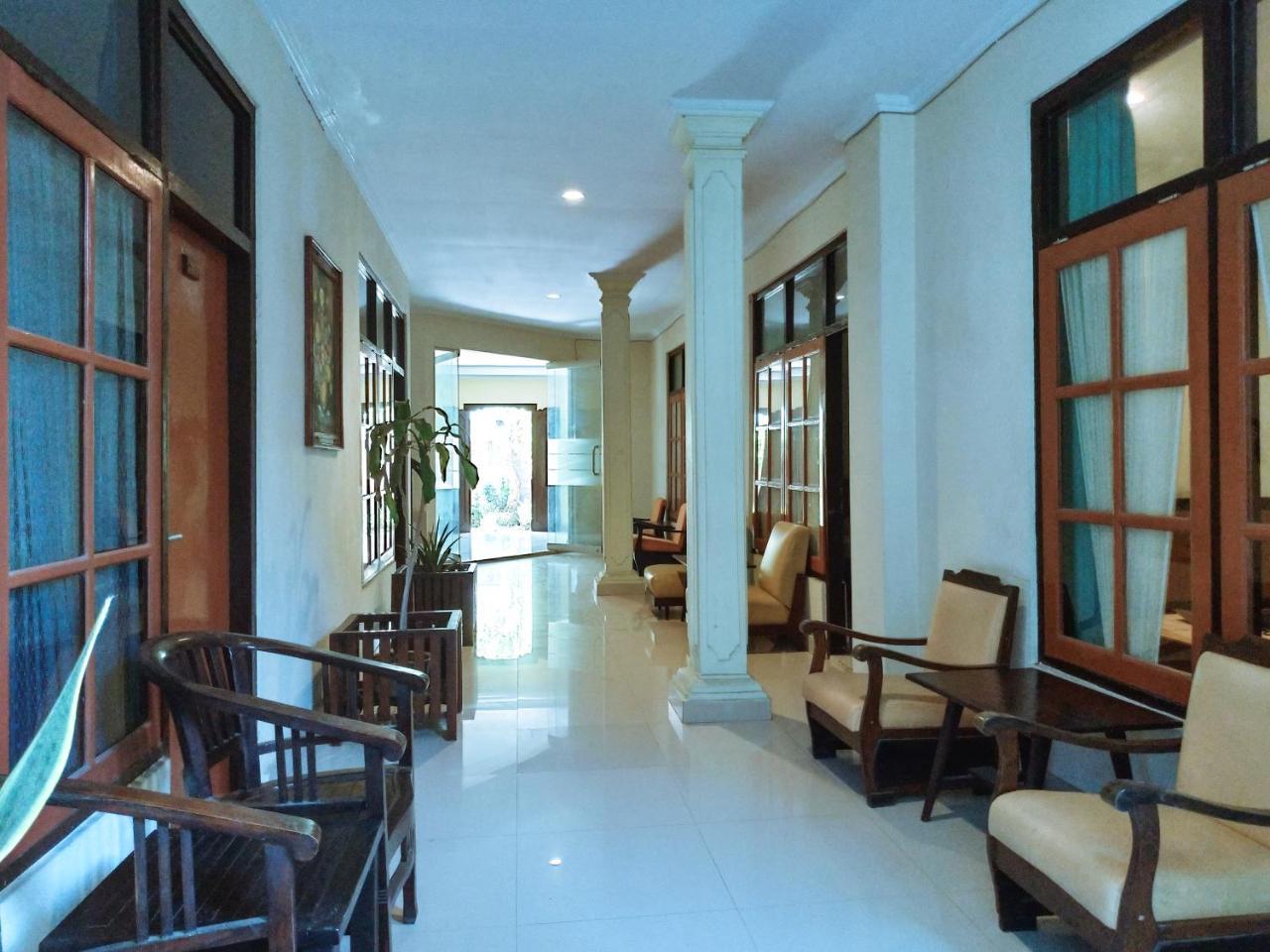 Catur Adi Putra Hotel Denpasar  Bilik gambar